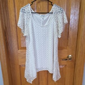 Dressbarn White Short Sleeve Top
